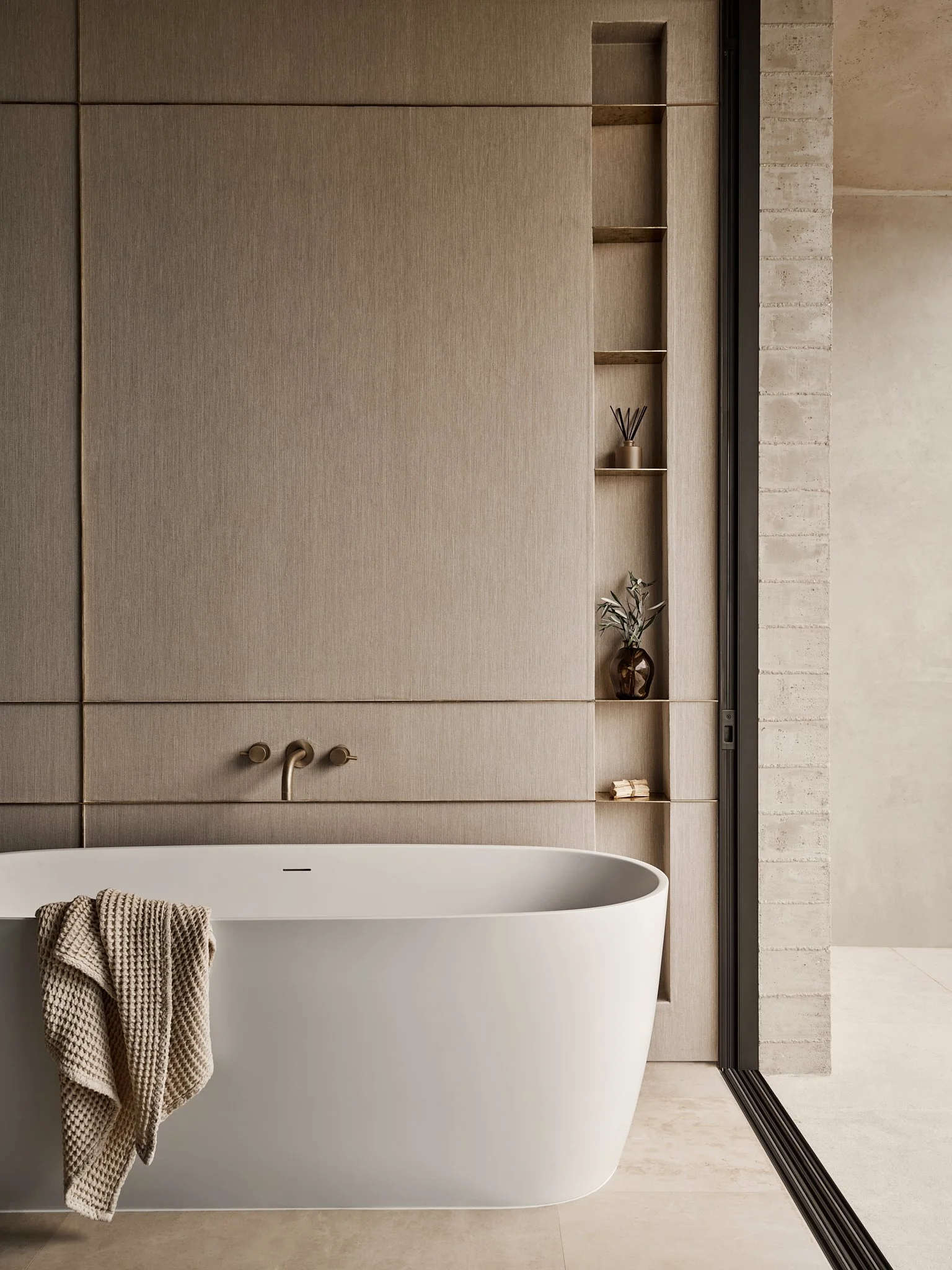 20260331_Atana_Andromeda_Tub.jpg