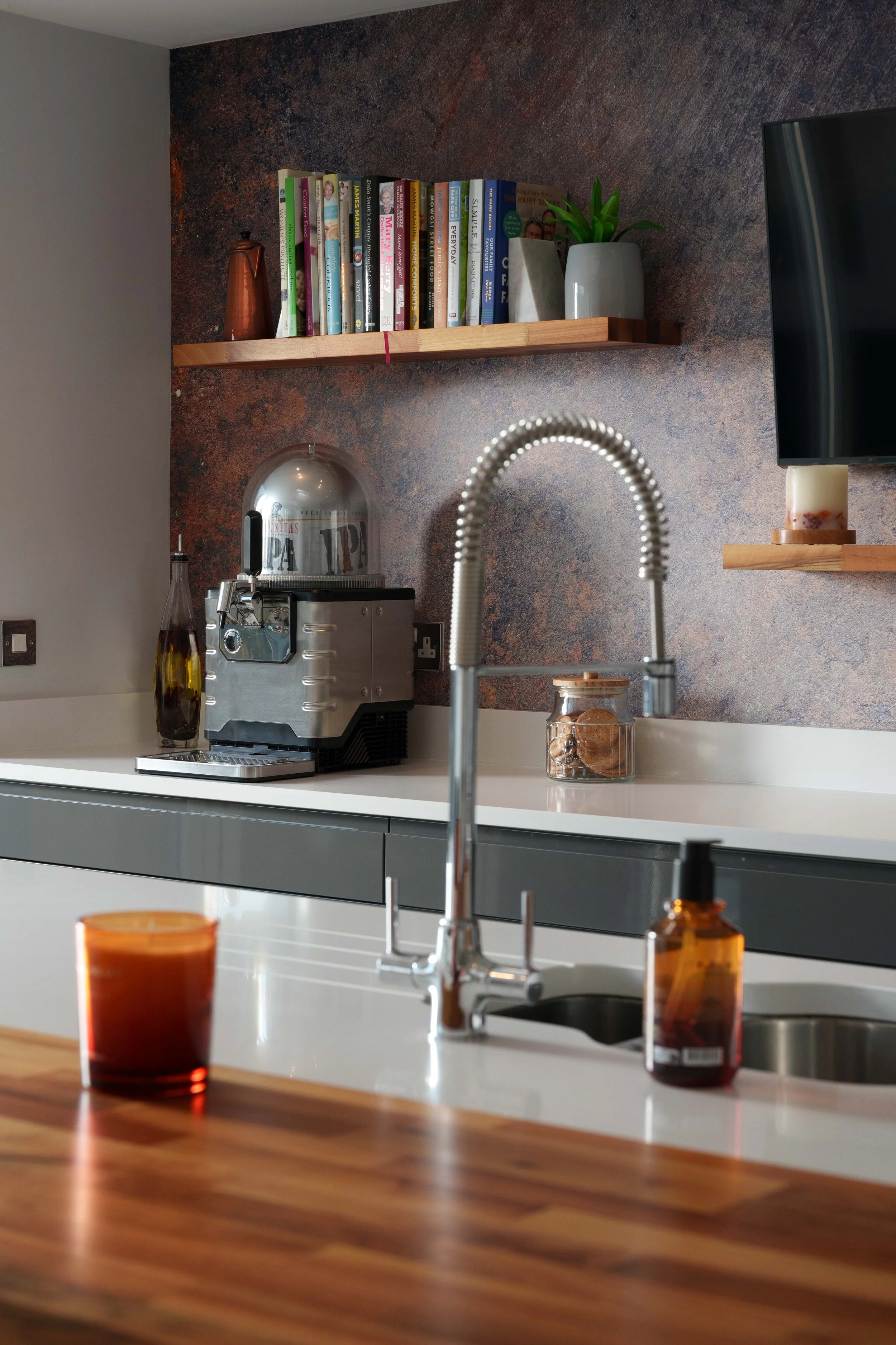 What We Love About 1 Demage Lane South...