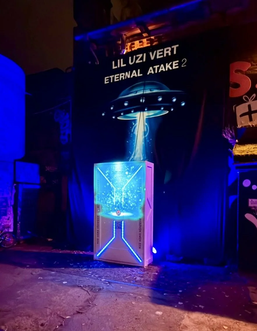 SPACE DOOR INTERACTIVE  OUTDOOR INSTALLATION FOR UZI VERT
