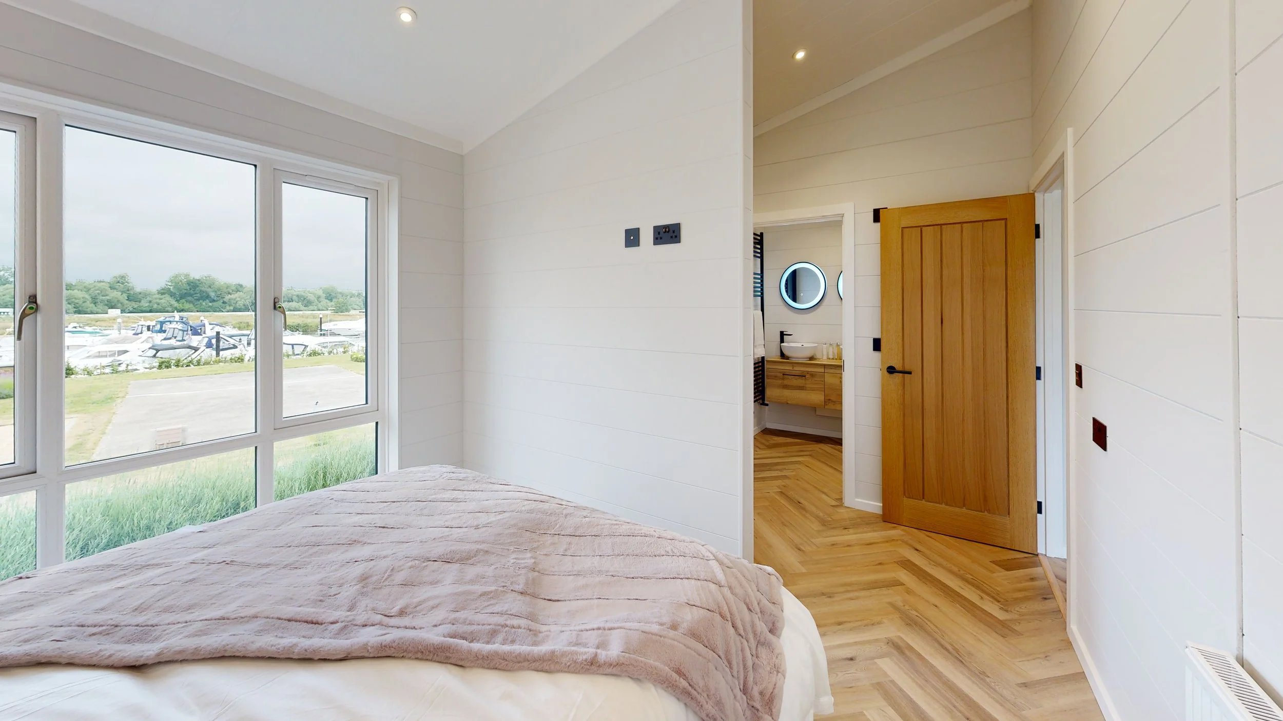 The-Henley-Lodge-by-RK-Modular-Bedroom(1).jpg