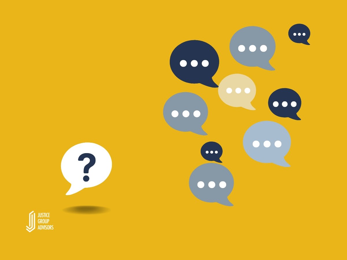 Multiple conversation bubbles representing ongoing meeting dialogue, with one question mark bubble symbolizing a leader's uncertainty about when to speak