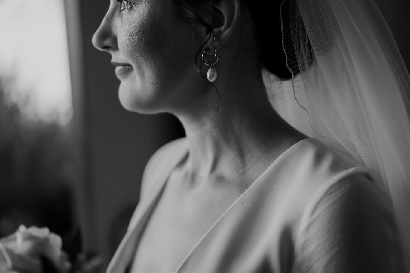 Moments before she tied the knot 

Venue @fridas.field 
Celebrant @love_for_life_celebrant 
Flower @_pikt 
Coordinator @lennoxweddings 

#byronbayweddings 
#byronbayweddingphotographer 
#byronbayweddingvenue 
#northernriversweddings 
#海外ウェディング 
#オースト