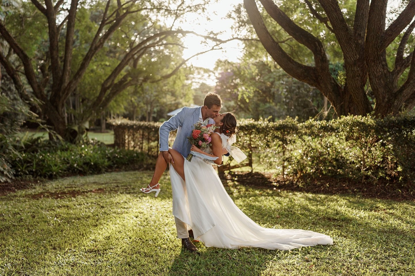 Abbey and Giles&rsquo; location photos at @summerland_farm_weddings featuring stunning views and a golden sunset.

Flower @havenbotanical 
MUA @makeupmaree 
Hair @thedarkblondebrisbane 
Venue @summerland_farm 

#summerlandwedding 
#byronbayweddingpho