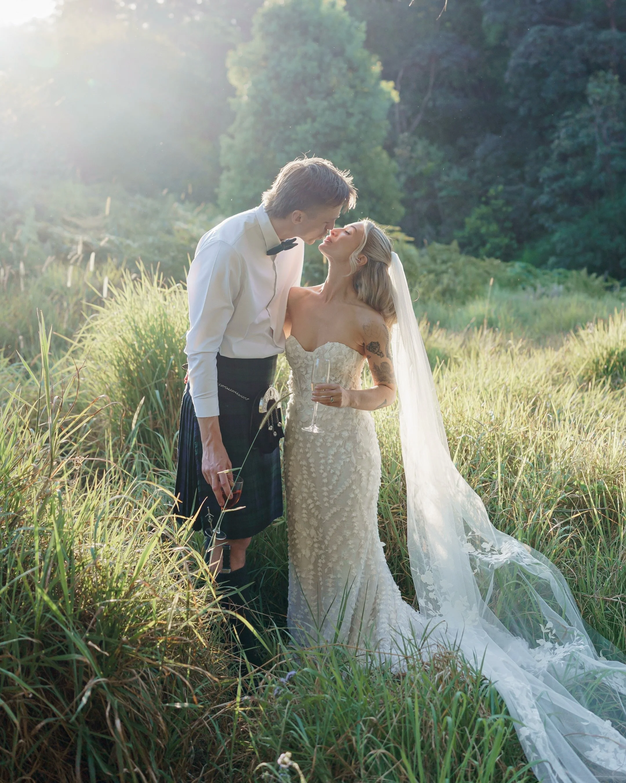 Somewhere between the ceremony and the celebration.

@kingoflizardz @becparris1 

Celebrant @pete_putya_hatton 
MUA @nikitalauren_makeup 
Dress @mwlbride 
Kilt @stkildaretailaus