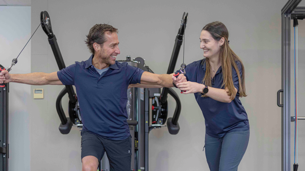 Warum dir schwindlig wird, wenn du wieder mit dem Training beginnst (und warum das keine Schwäche ist)