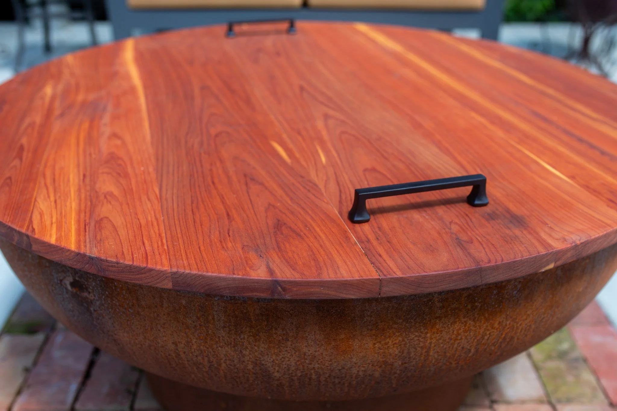 Fire pit cover that doubles as a table 