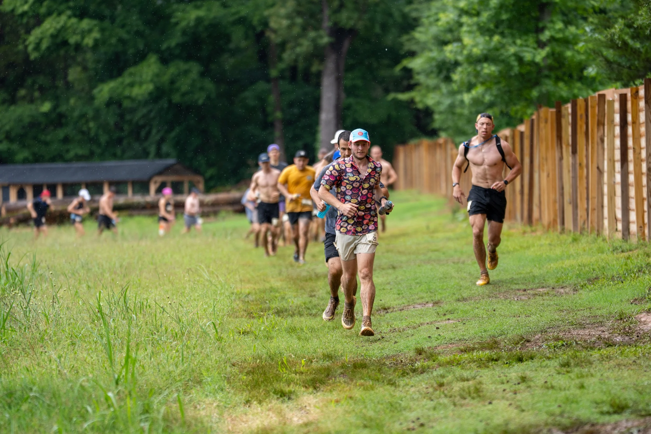 runners at fence 2.jpg
