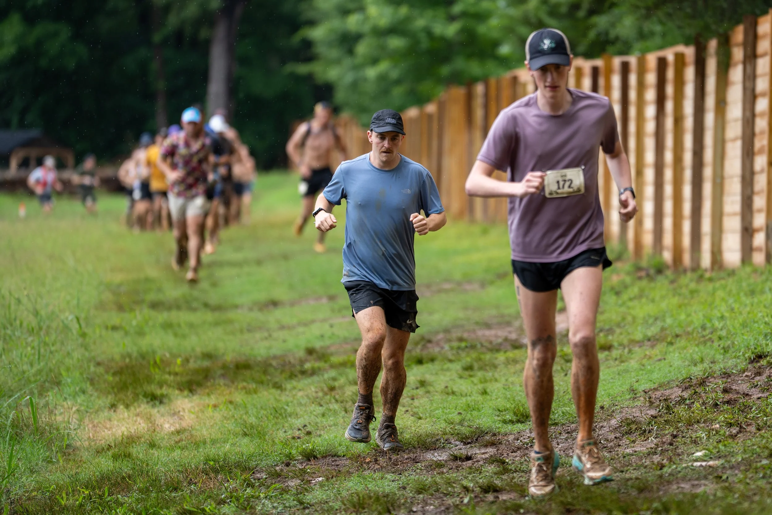 runners at fence.jpg
