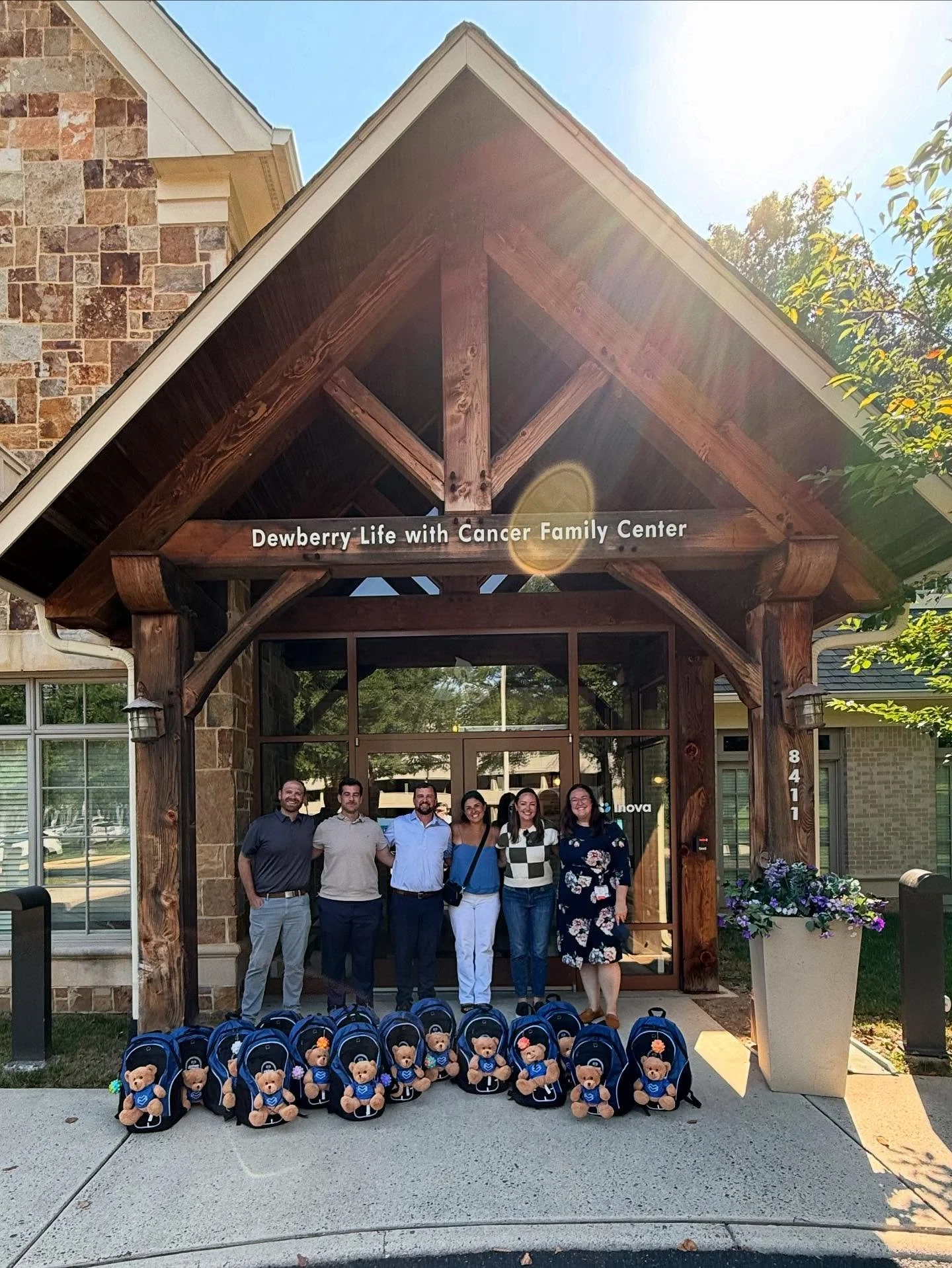 Another successful backpack drop-off! 🎒✨

Today we visited our friends at @inovahealth, which provides a wide range of support for patients, survivors, and their loved ones&mdash;including in-person, virtual, and hybrid classes, support groups, nurs