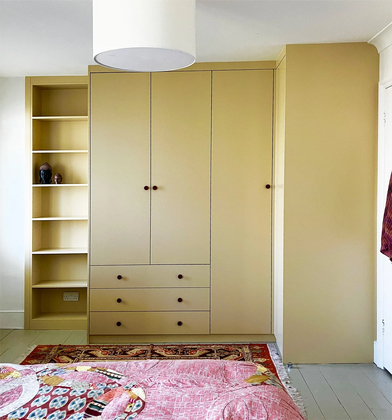 Bedroom wardrobe with built-in shelving in creamy ivory, Camberwell, London