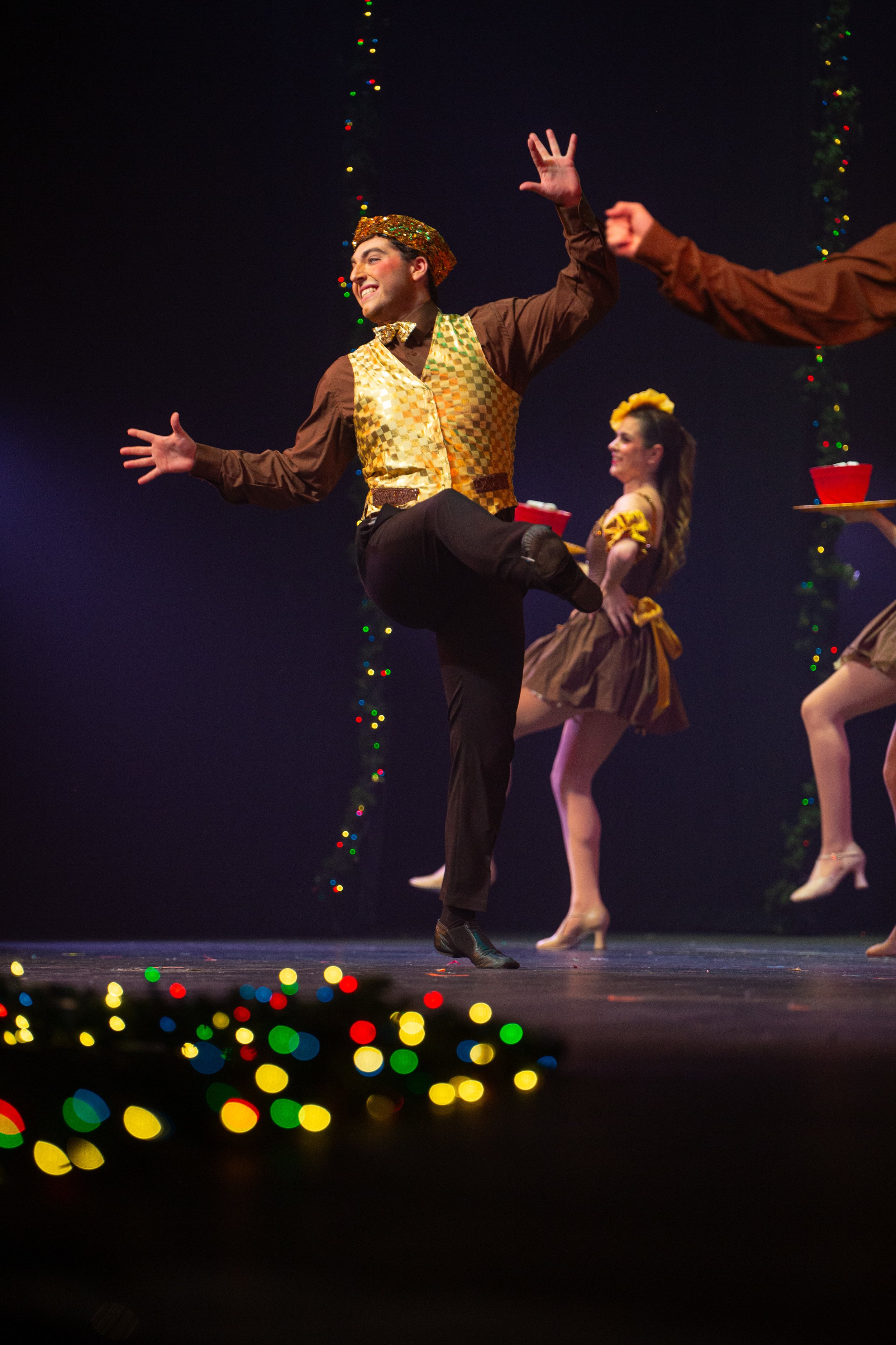 2024.12.04_DanceHolidaySpectacular(1)-17.jpg