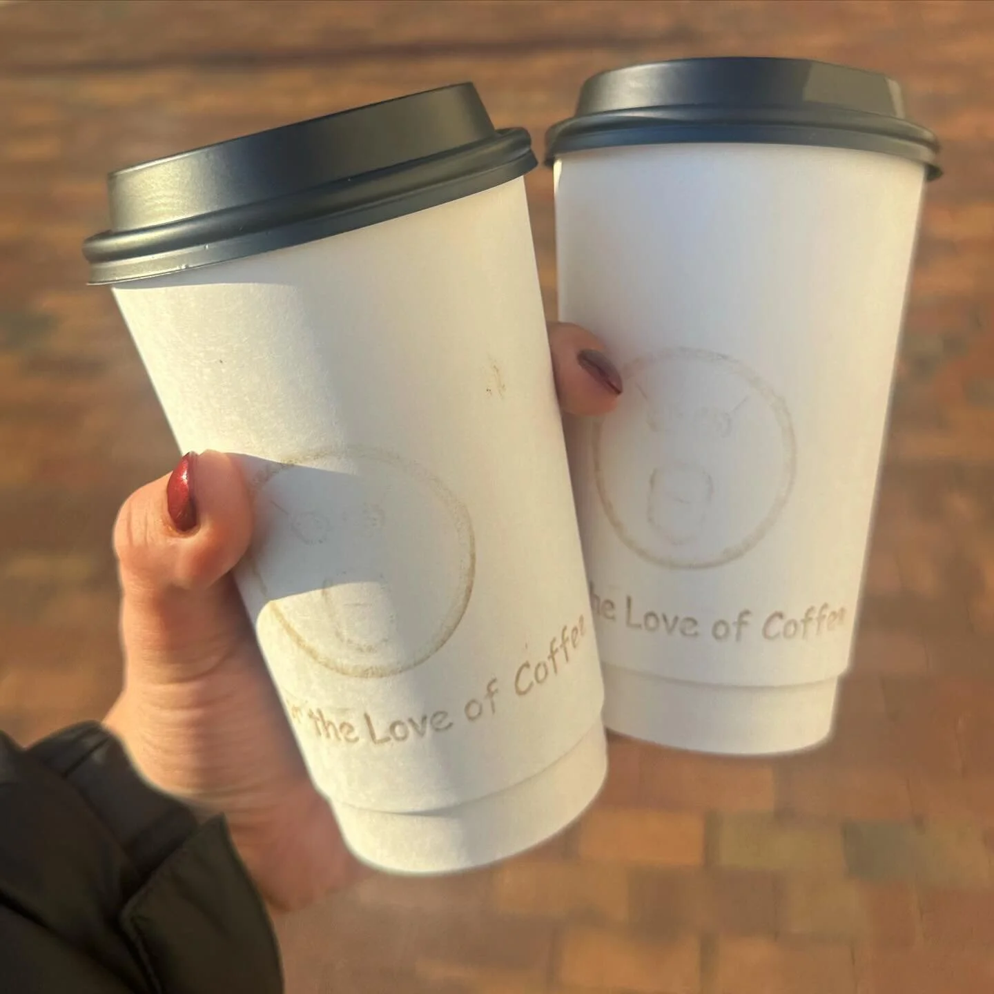☕️ syosset @mongoscoffee 

finally got the chance to try Mongos! they roast their own beans and have some truly delish coffee. we tried the new pecan almond praline and it was the perfect pick me up ok this Monday!