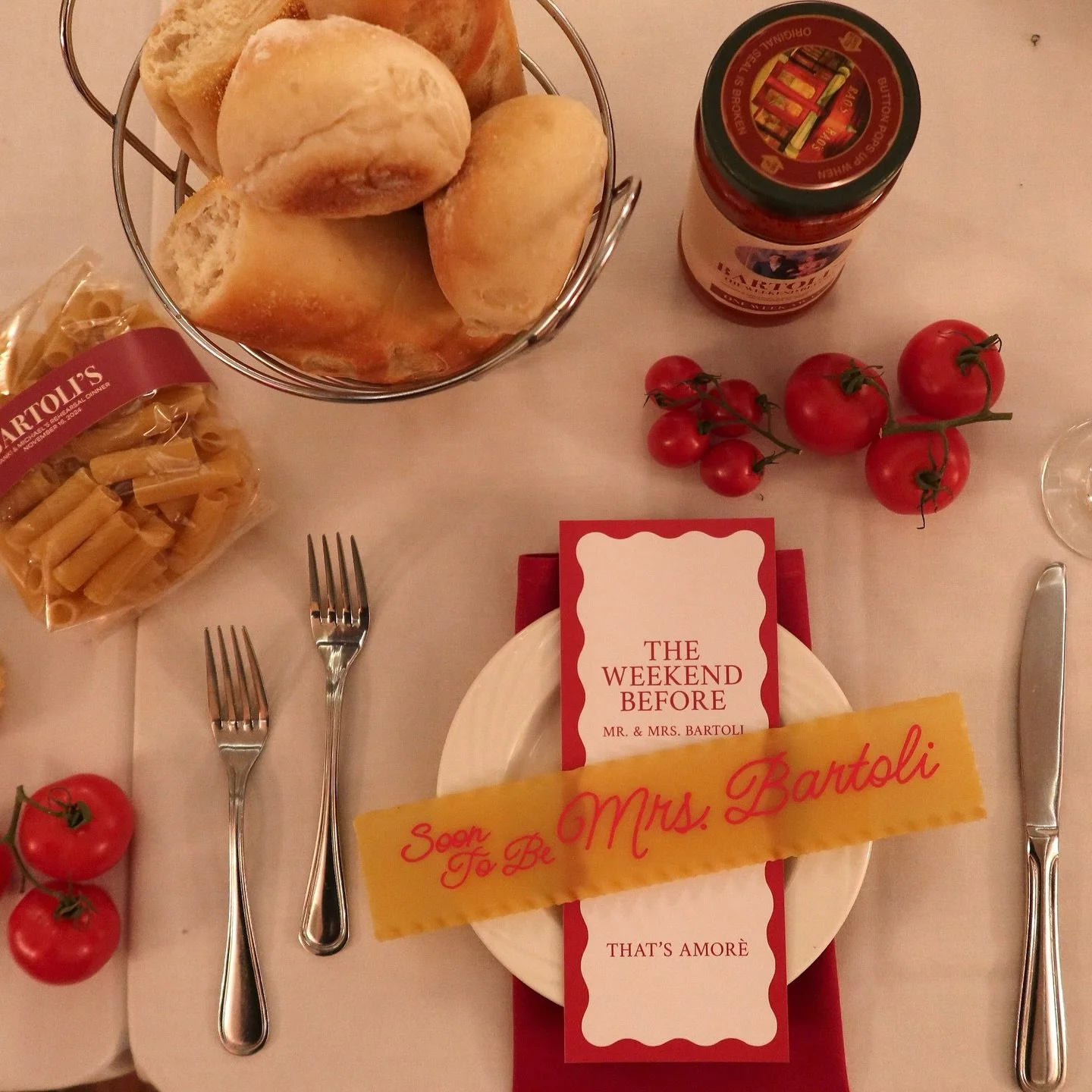 🥹🍝🍅 this italian rehearsal dinner party had the most gorgeous tablescape and details, and of course the most gorgeous future Mr &amp; Mrs. Bartoli ❤️ swipe through to see everything come together, one more week before these two tie the knot! 

Con