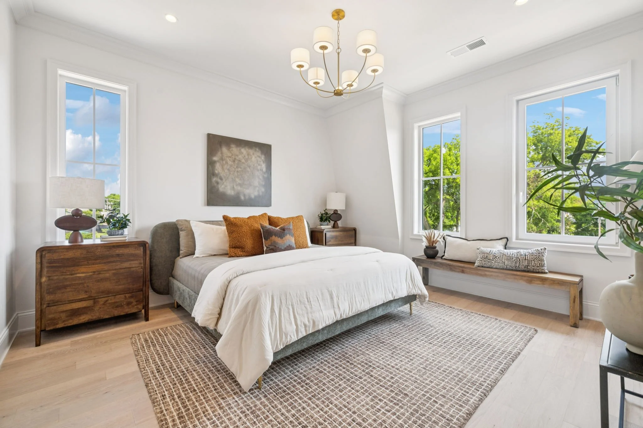 90-web-or-mls-1607 4th Ave N - 099.jpg