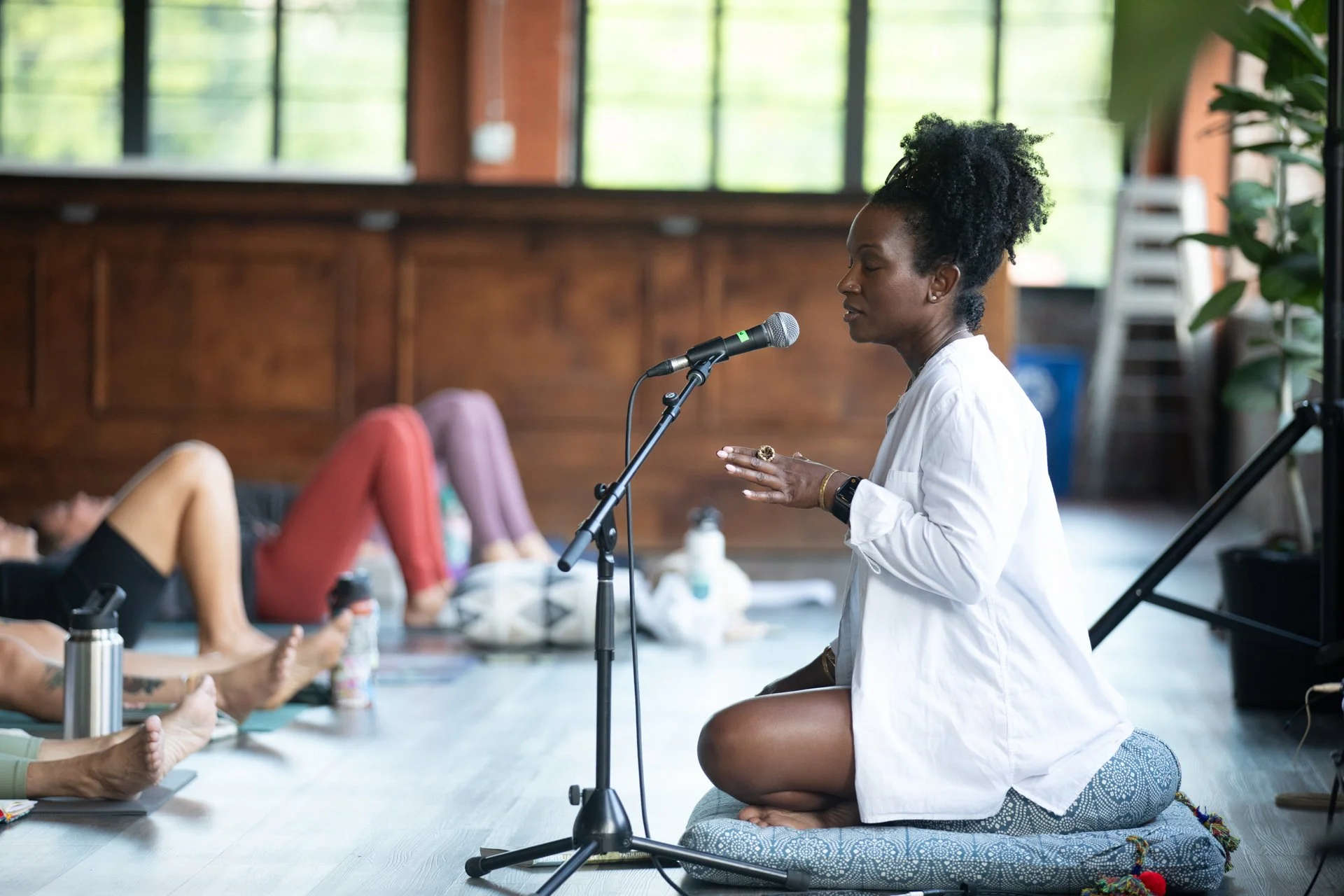Yoga-Teacher-Teaching-Class.jpg