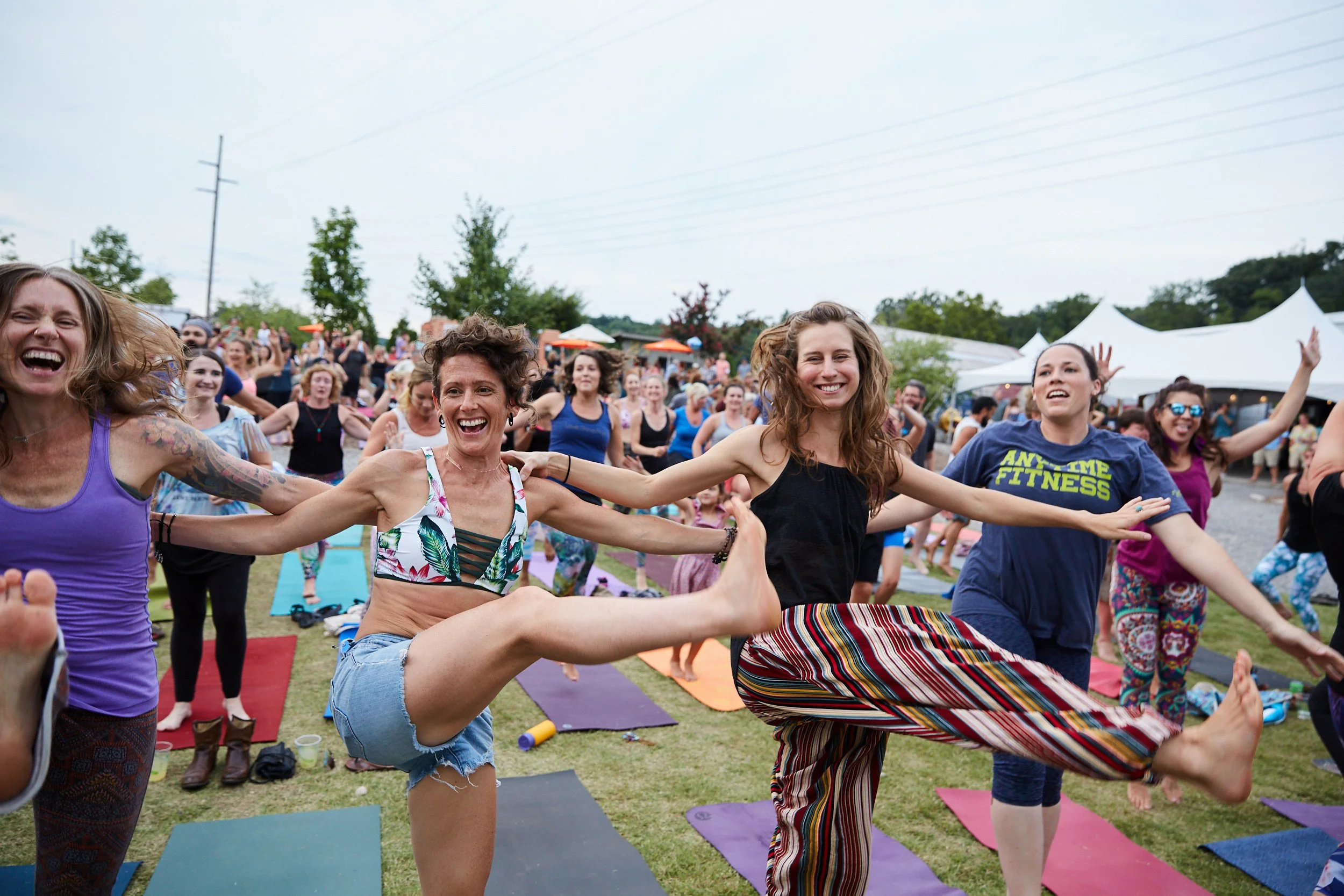 Happy-Yogis-Dancing.jpg