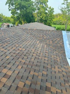 Picture3 - AFTER beautiful new roof!.jpg