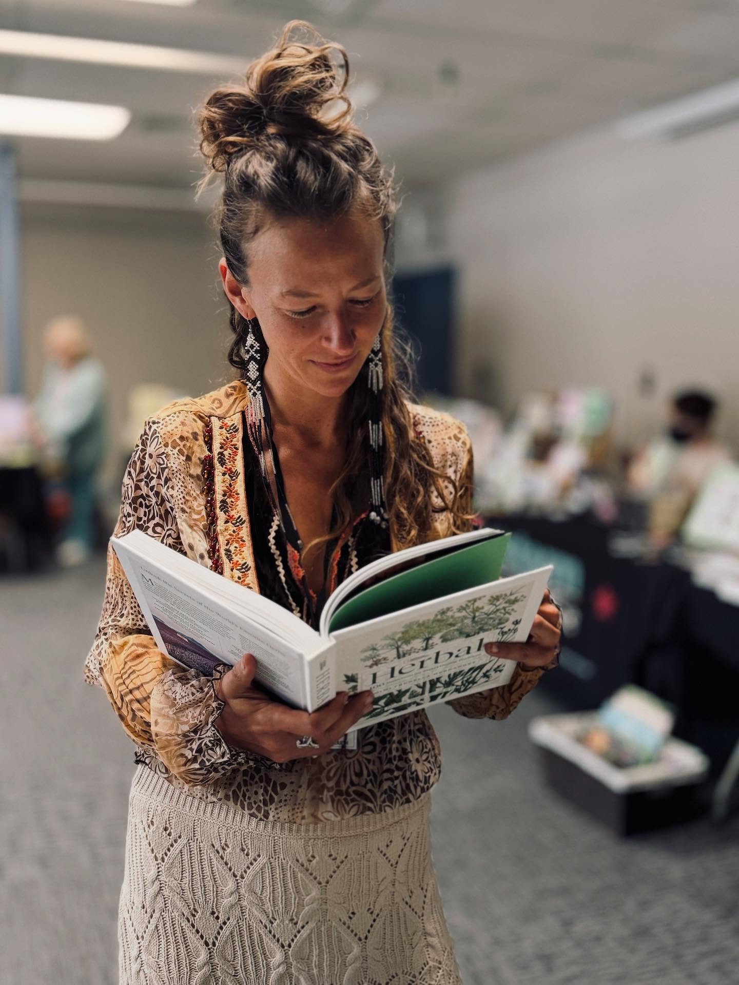 Always wonderful to see herbalists enjoying the National Geographic Herbal ❤️🍃