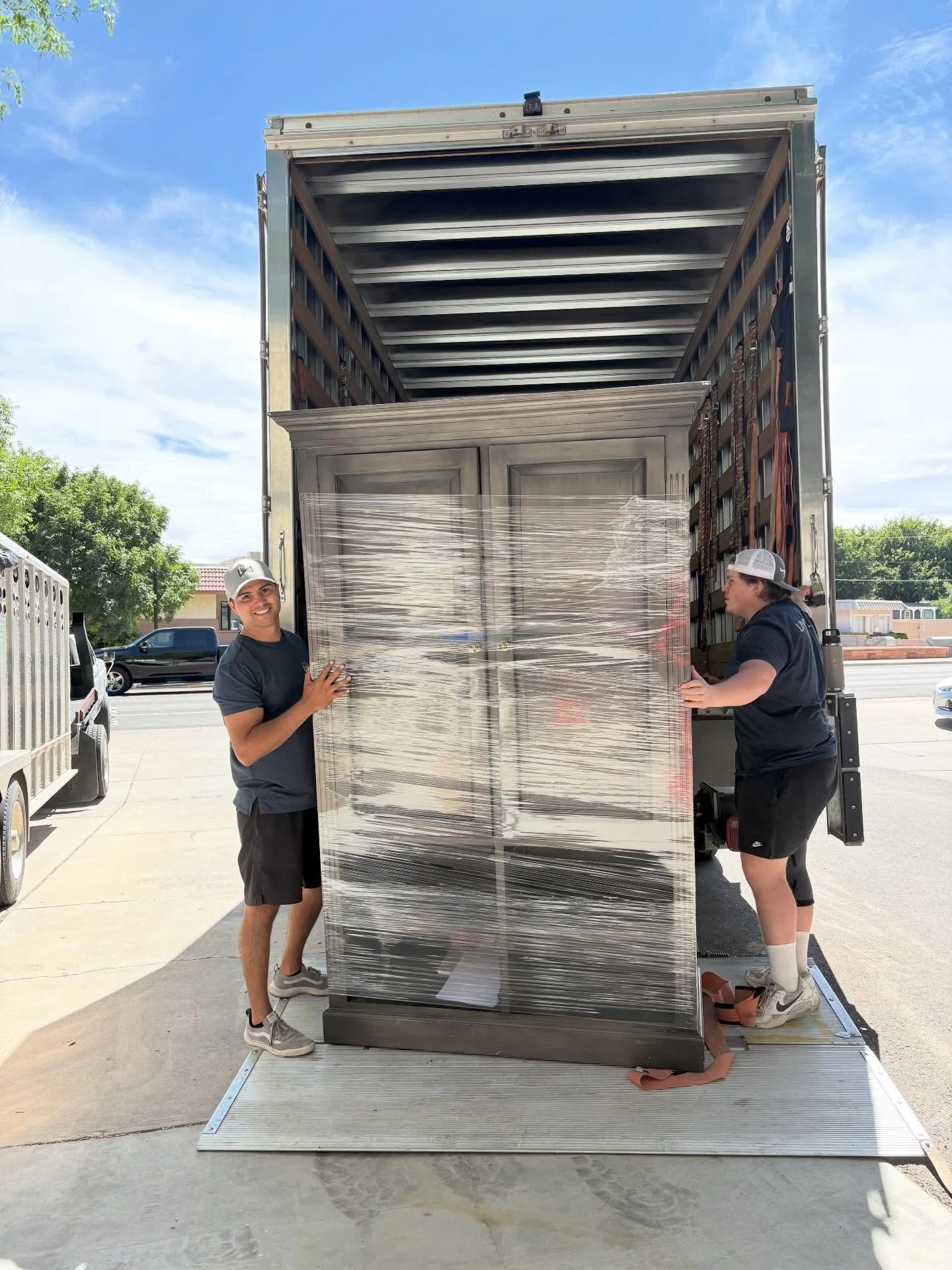 Limitless Moving has you covered when it&rsquo;s time to move your big and bulky items!

#stgeorgemovers #movers #movingcompanystgeorge #stgeorgemovers #southernutahmovers