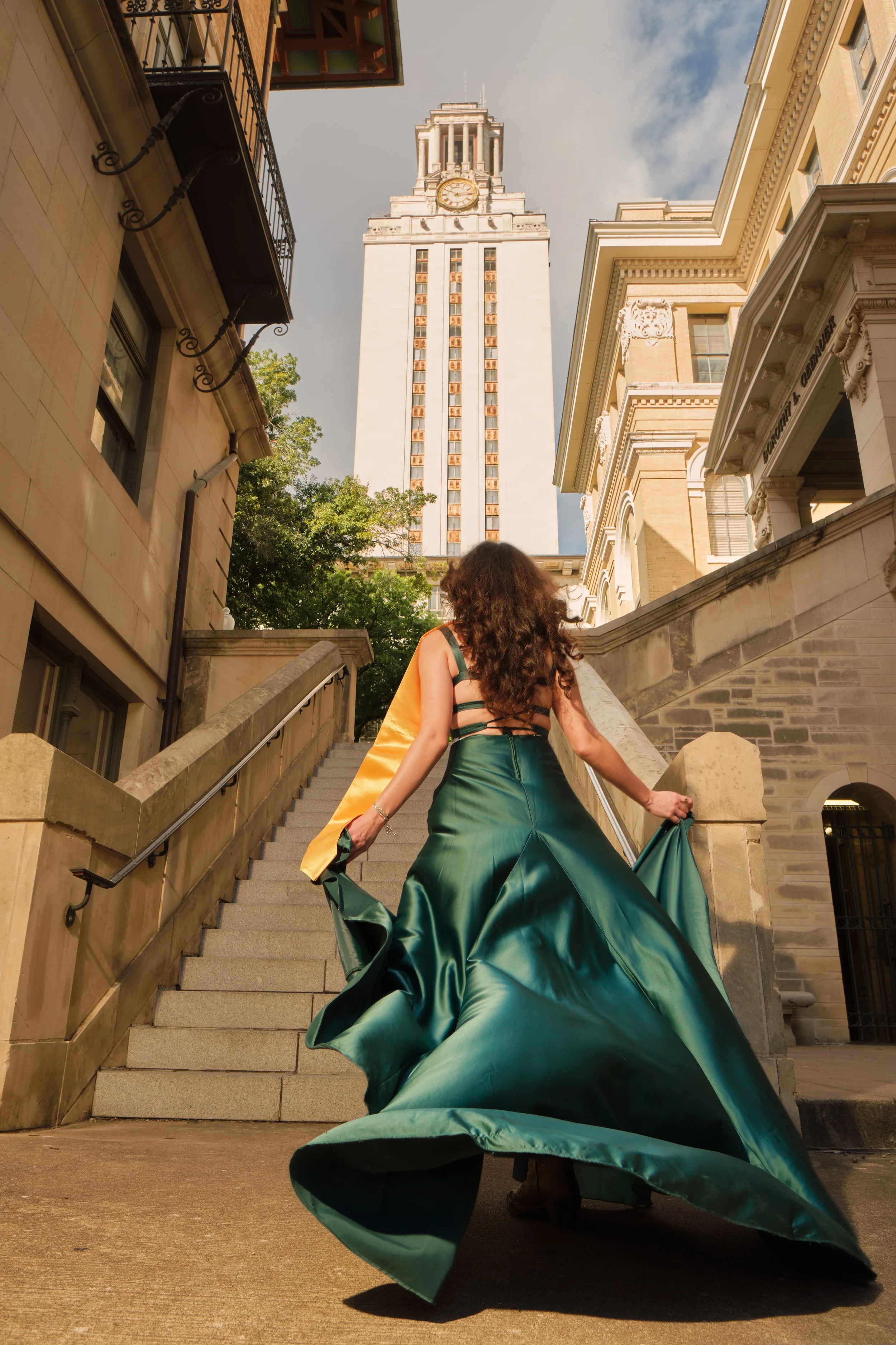 Luxury graduation photography for UT students – Elegant, dramatic, unforgettable.