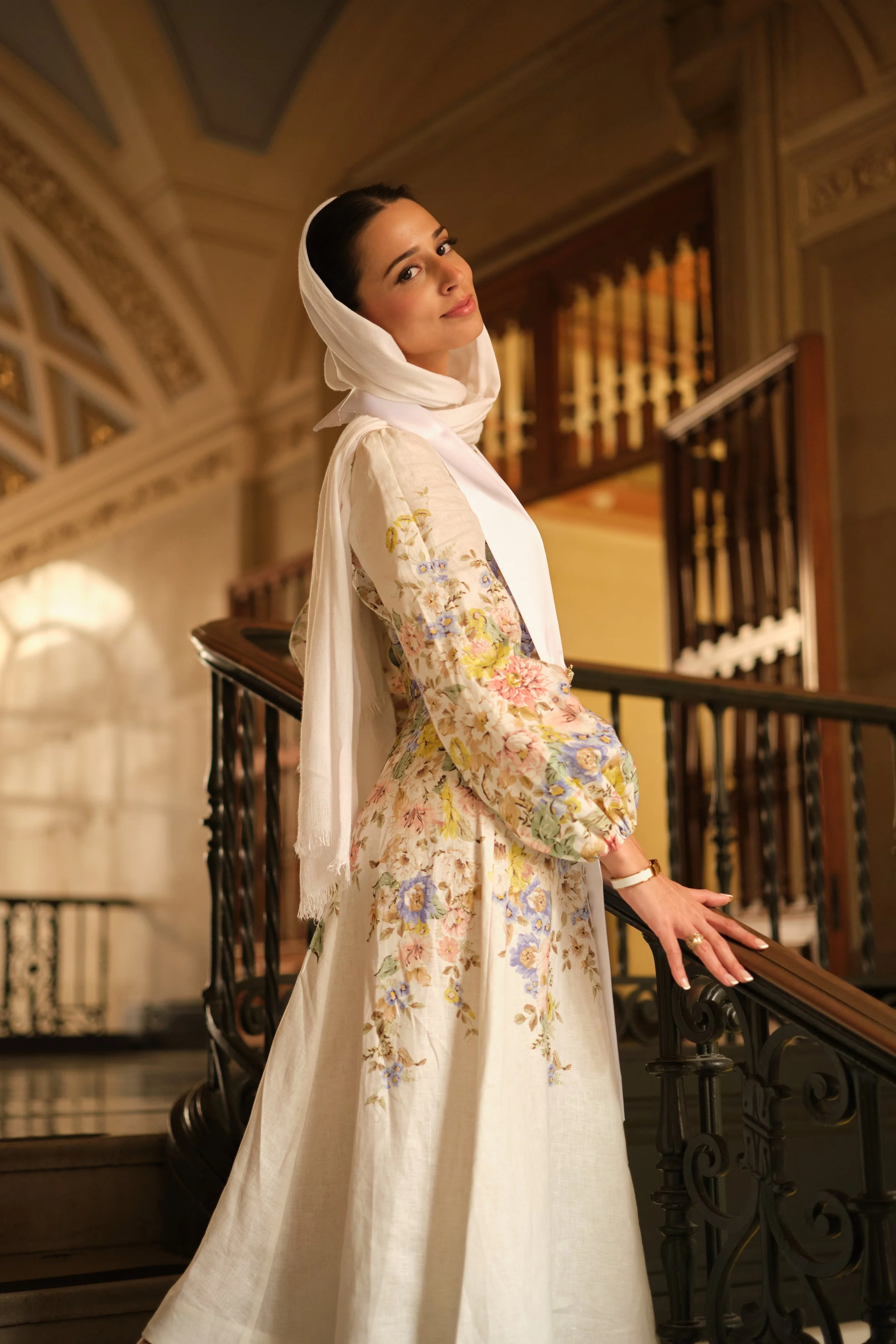UT Austin grad photos with a painterly touch – Soft light, bold colors, pure magic.