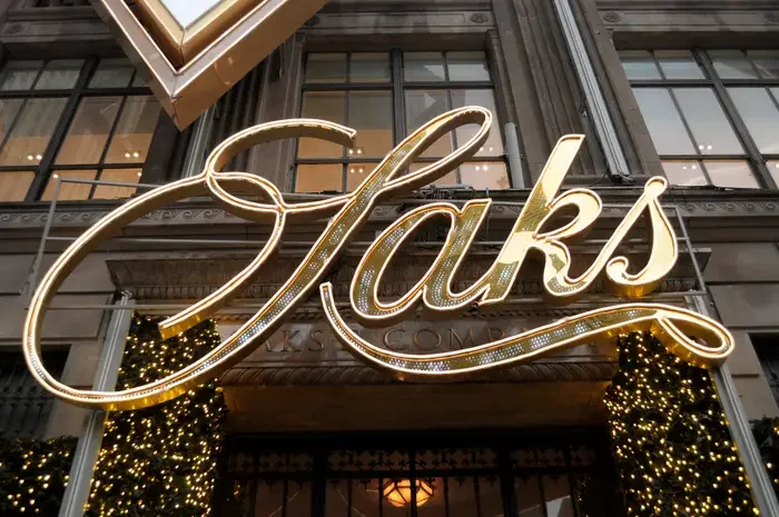 New Amex Platinum Cardholders No Longer Get Saks Credit