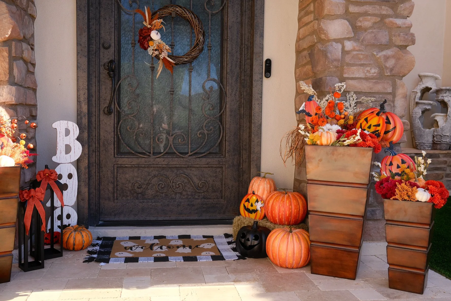 Classic halloween porch decorations