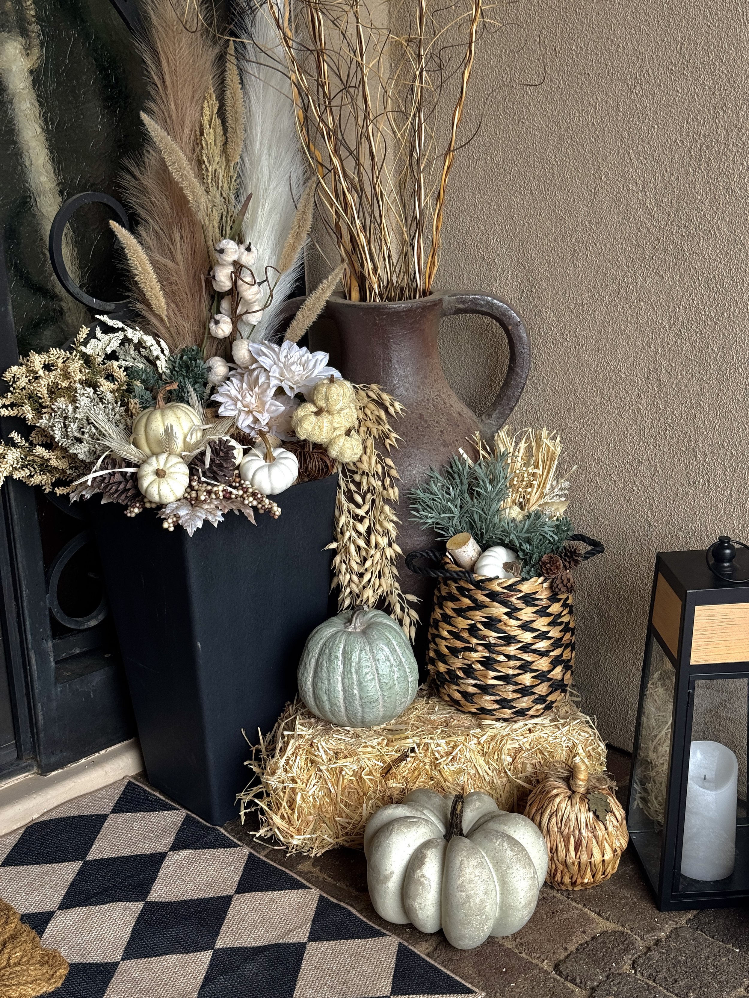Fall porch decorations