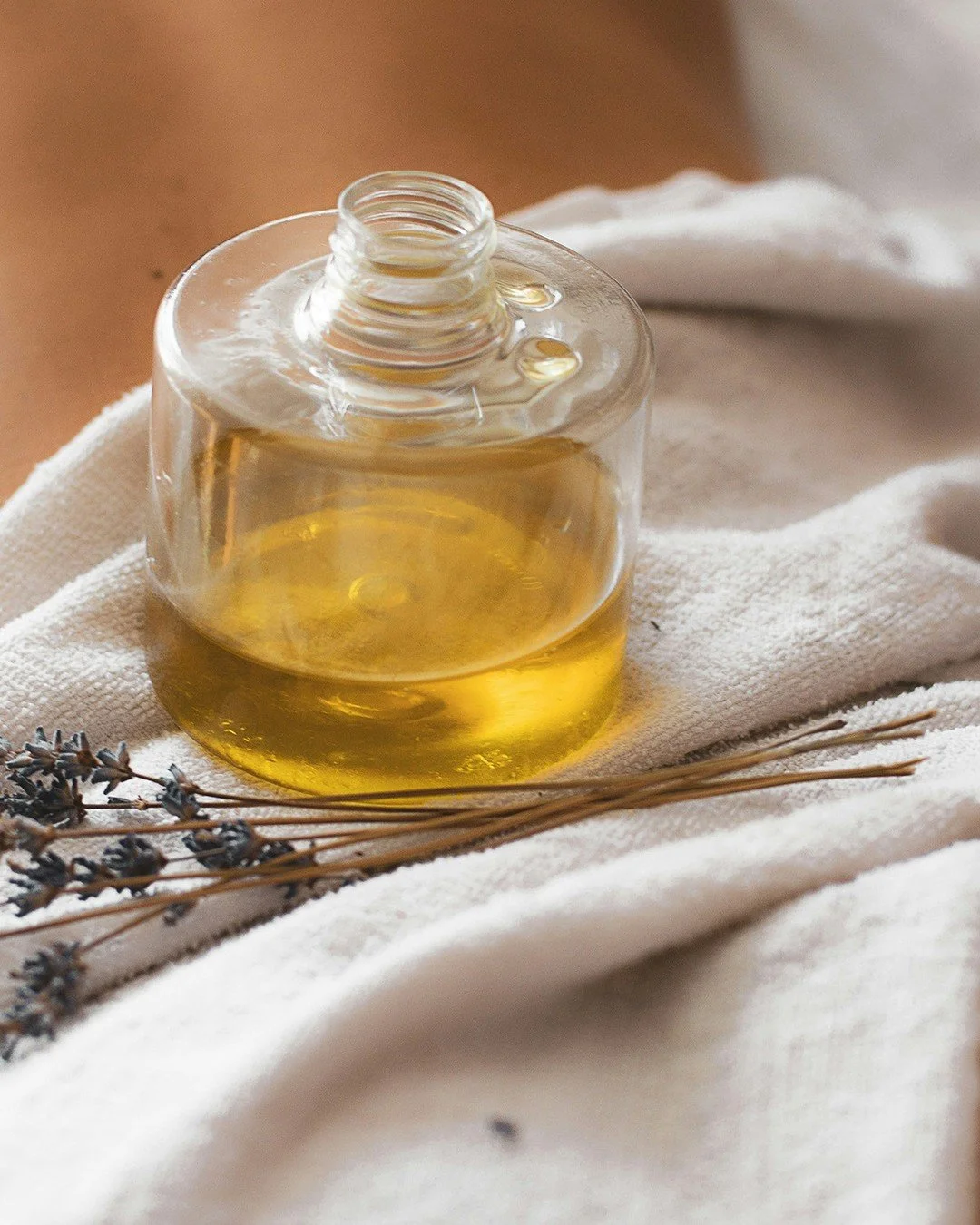 The post-travel reset your body is craving!⁠
➡️ Long flights, long drives, holiday chaos &mdash; your body feels it all. Our new Travel Recovery Ritual package is designed to bring you back to center with a deeply restorative, detoxifying experience.