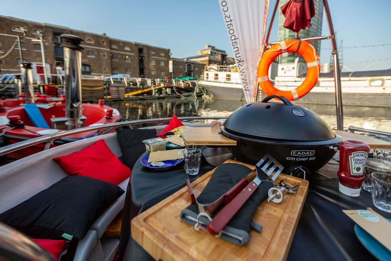 Barbecue Boats in Canary Wharf