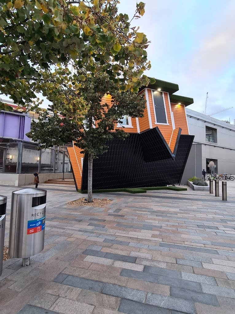 Upside down house 4.jpeg