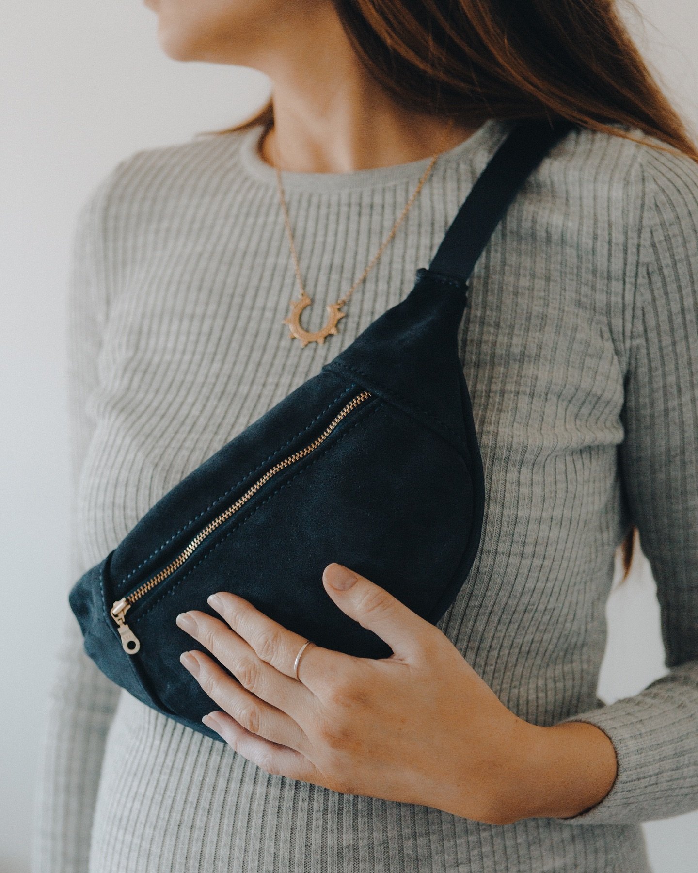 P R E O R D E R  E N D S  F R I D A Y

This very limited edition sling bag, in gorgeous dusk blue suede from @billytannery is available to pre order, but you&rsquo;ve got to be quick, because the preorder closes Friday 12th April. 

So if you are loo