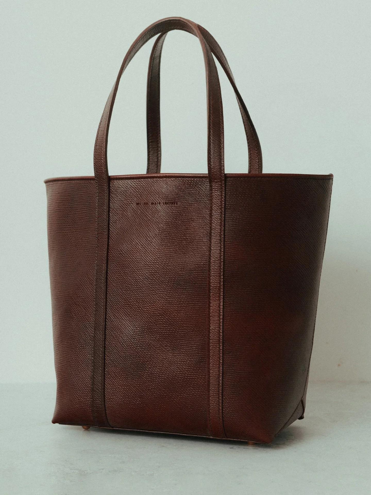 T H E  P E R F E C T  T O T E 

This, to me, is the perfect leather tote bag.  It&rsquo;s practical, but beautiful, simple but classy and strong, but delicate. 

This bag is entirely hand made, starting with a fresh piece of the highest quality @bake