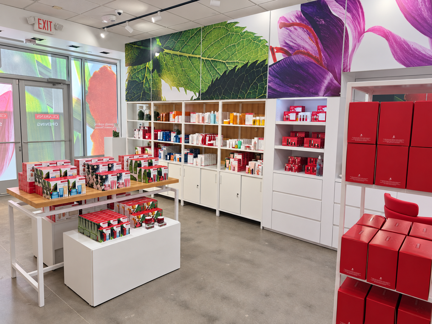 Clarins Houston Store With Botanical Displays-2.png