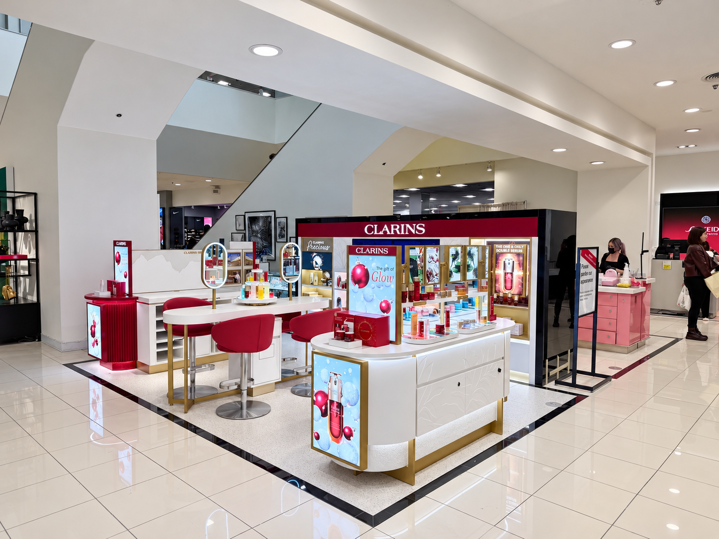 Clarins holiday beauty counter panorama-2.png