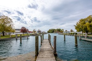 Harsens Island, Michigan: A Guide to Waterfront Living, Real Estate &amp; Island Life