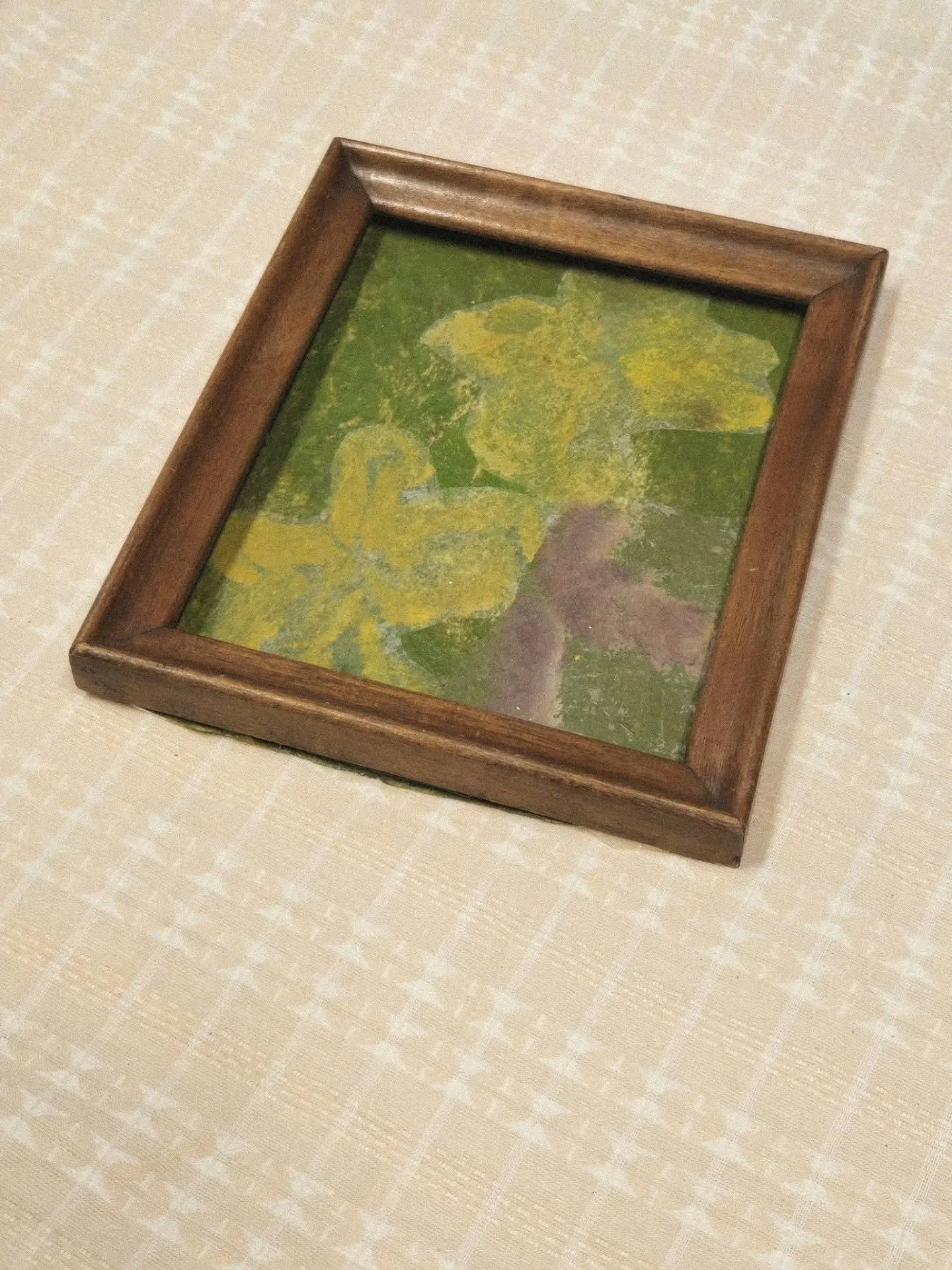 Feeling a need to paint green 💚 maybe it's my longing for warmer weather! 

Pictured: work in progress of a small paper piece. I'm starting on 6x8 paper studies to get ideas out for larger paintings that will be heading to @fourhandsfurniture for fu