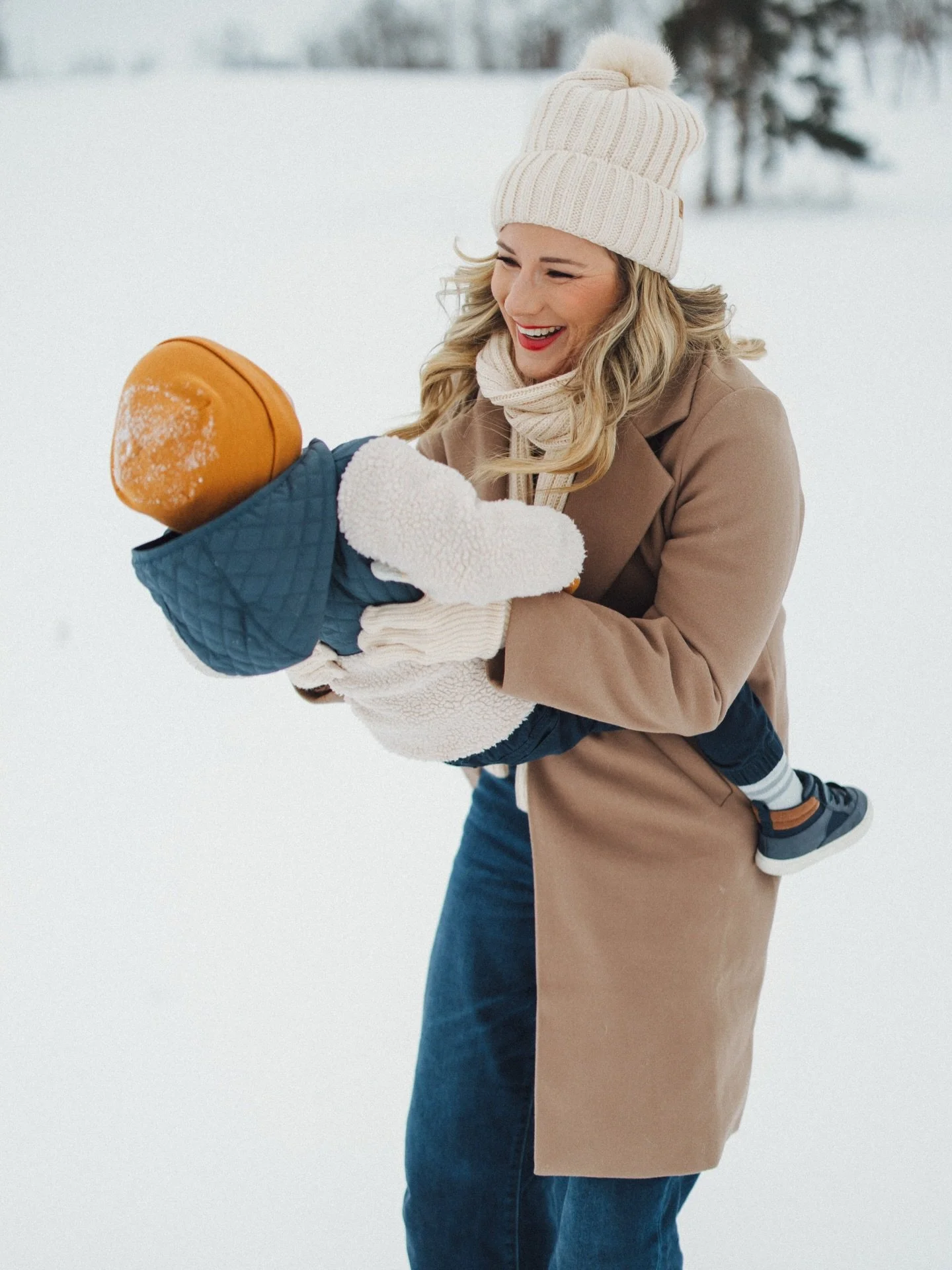 If you haven&rsquo;t considered a snowy day shoot with your littles - let this be your sign! ❄️