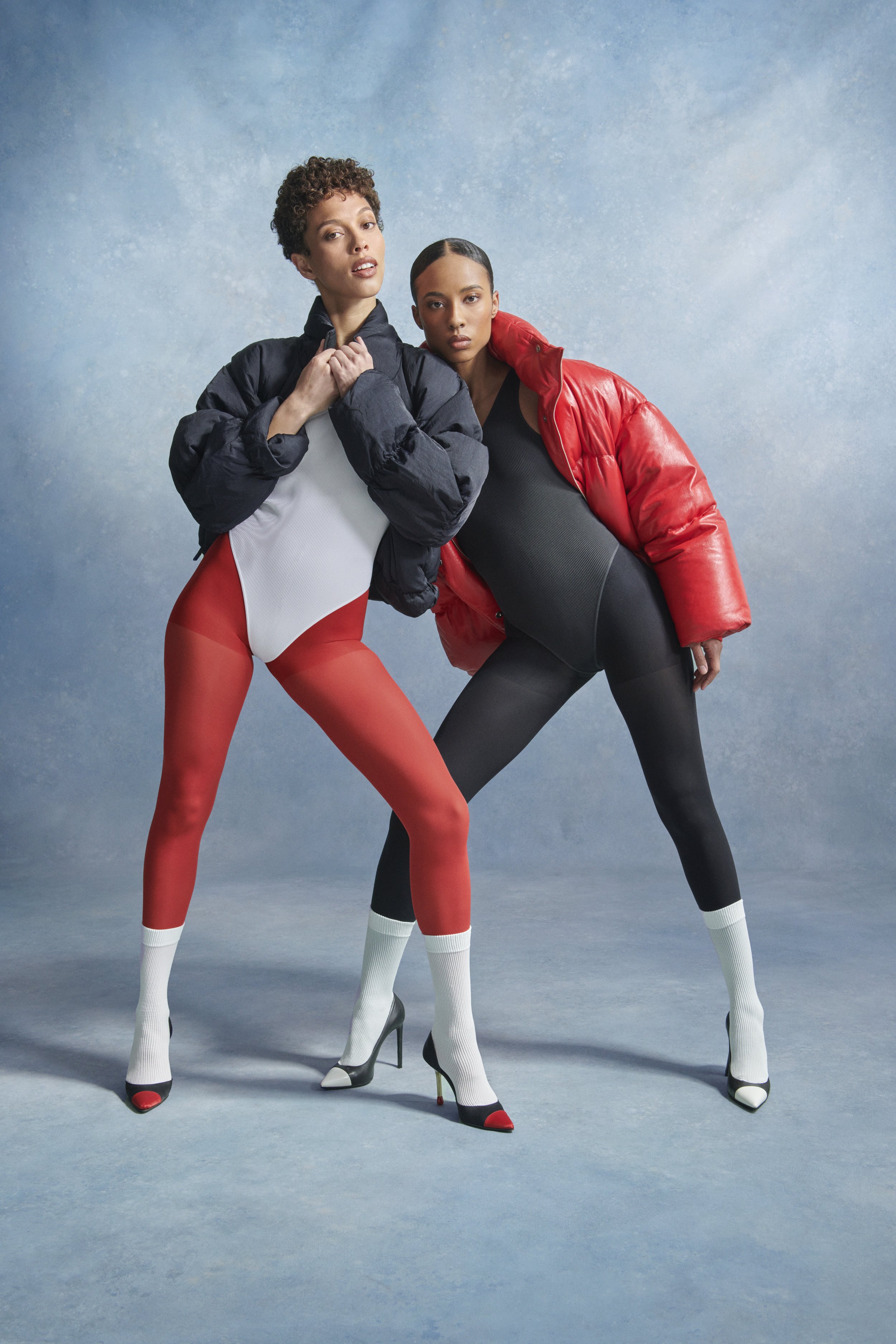 SHOT_06_LUXE CONTOUR RED OPAQUE_WARM_YOUR_LEGS_036_V1.jpg