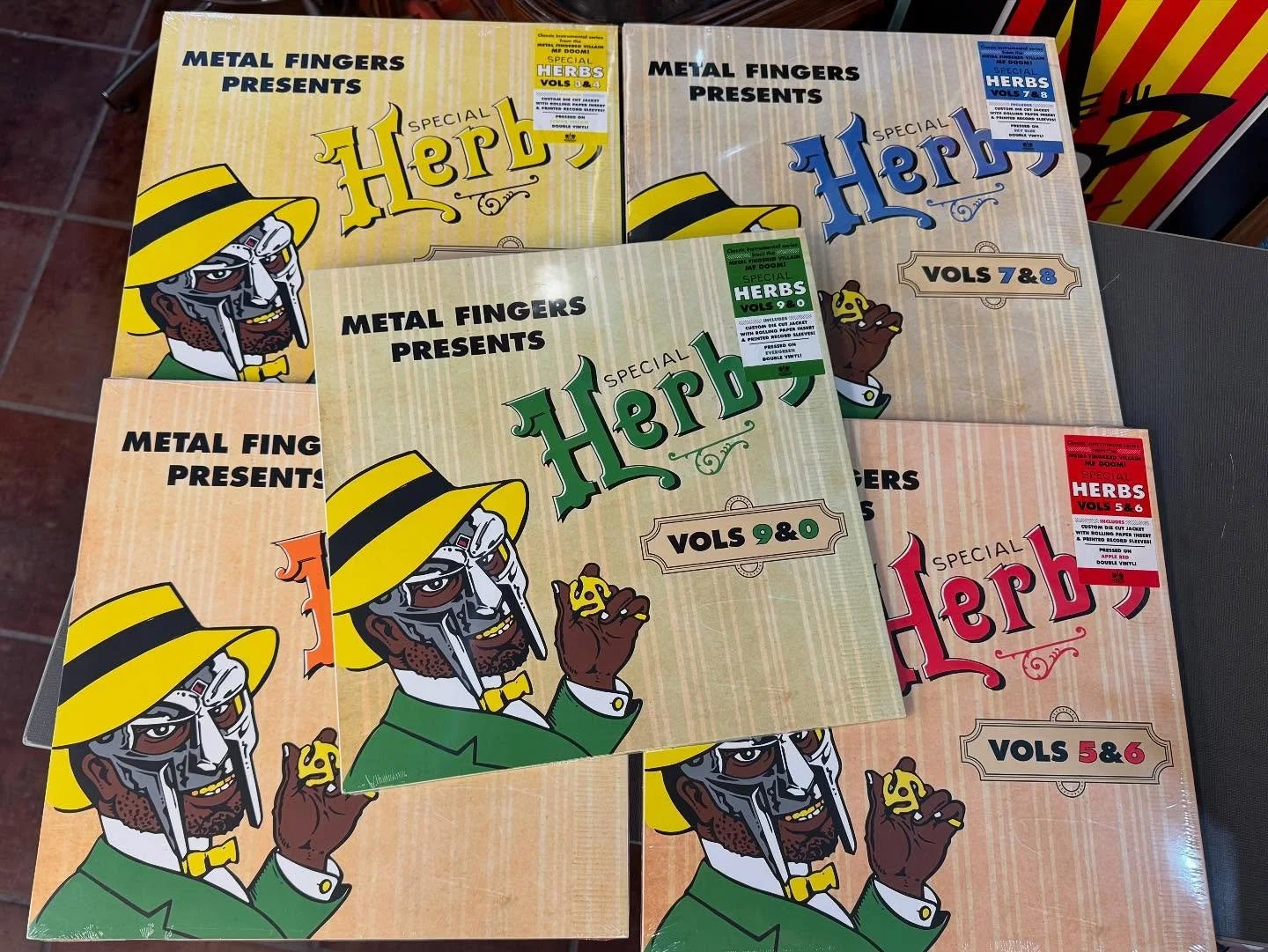 Lot&rsquo;s of New stuff available today!

Plus a $150 Stereo system with a Turntable in shop.

Open 7 Days a Week.

#newrecords #newarrivals #recordsforsale #vintage #stereos #sale #friday #local #traversecity #michigan #recordstore #rpmrecords