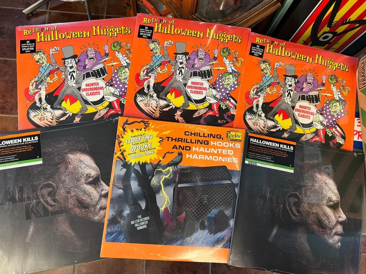 New stuff available today!

Open 7 Days a Week!

#newarrivals #newreleases #newrecords #recordsforsale #friday #local #traversecity #recordstore #rpmrecords