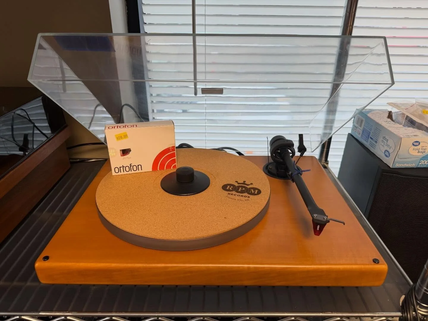 Good selection of vintage stereos available in shop this week!
.
#vintage #homestereo #hifi #turntables #forsale 
@rpmrecordstc