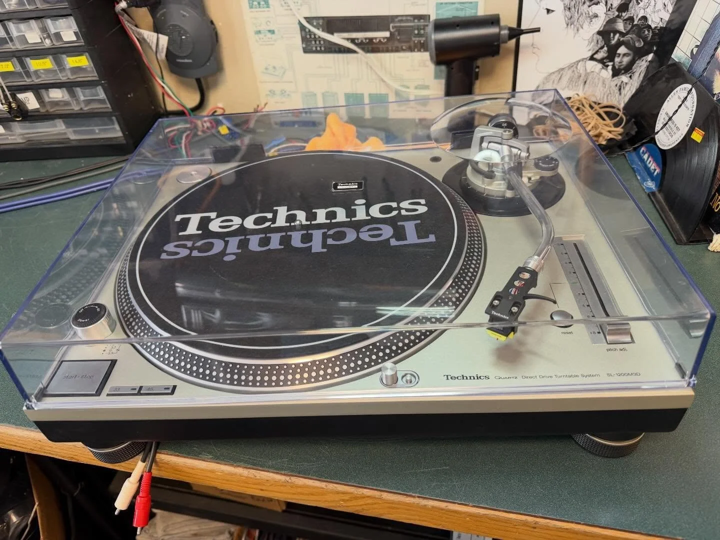 Beautiful Technics SL1200M3D in Like New condition available in shop today!

Open Mon - Sat. 11 - 6

#technics #technics1200 #turntable #forsale #rpmrecords