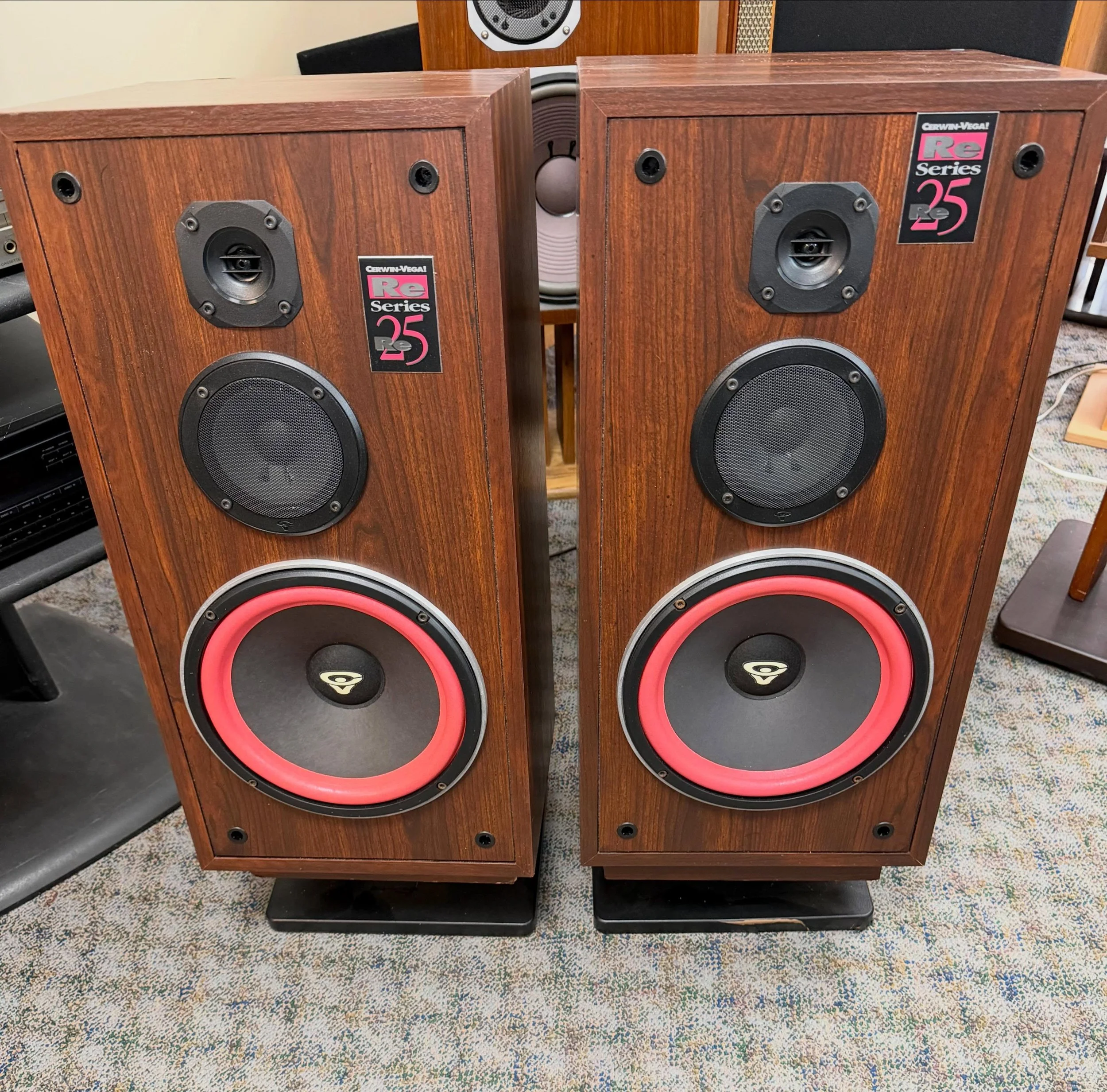 Just inn we got a pair of Cerwin-Vega Speakers available For Sale $250 takes em home!
.
#cerwinvega #cerwinvegaspeakers #forsale #localrecordstore #rpmrecords