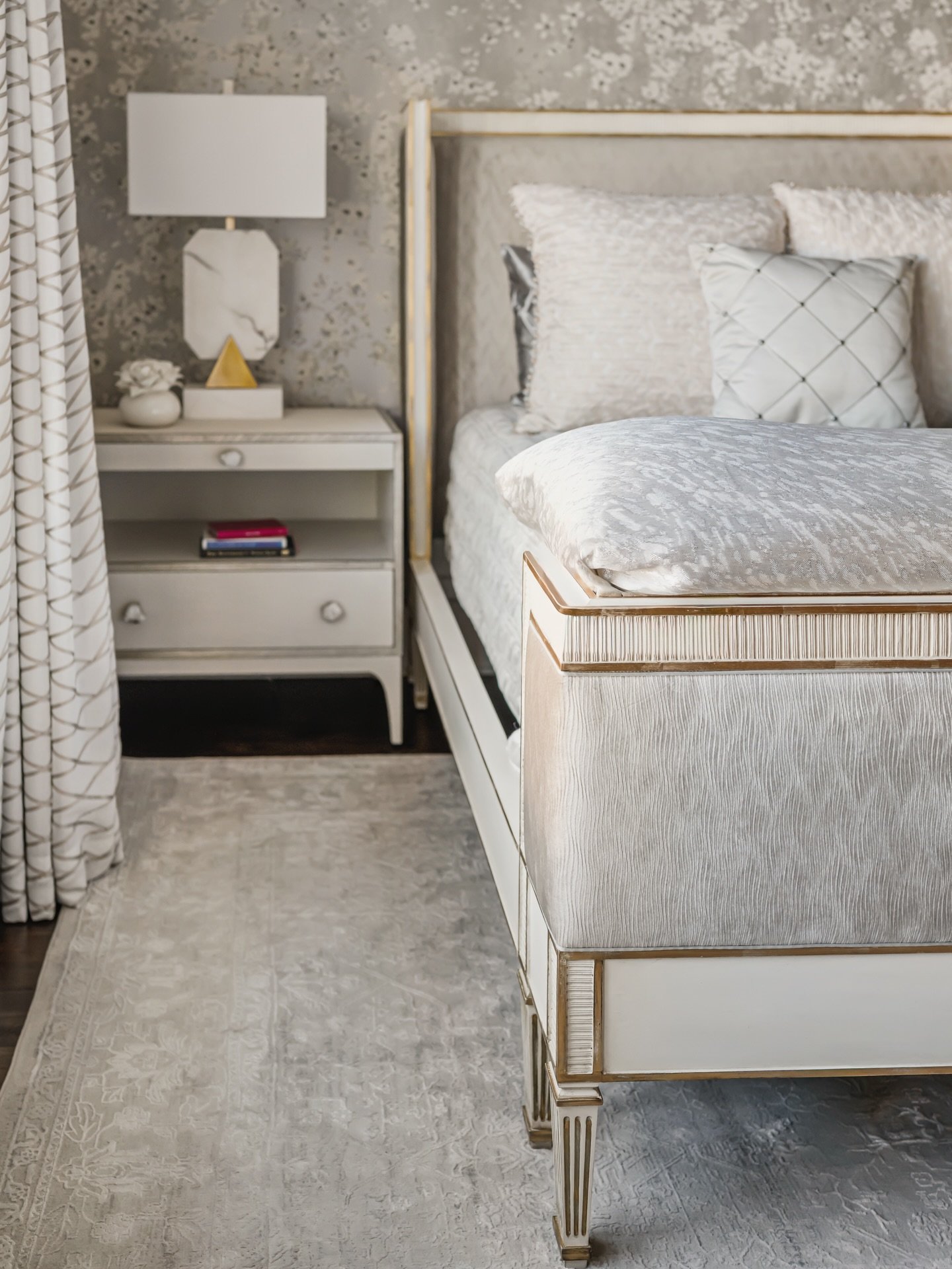 Transform any cozy bedroom corner into a curated retreat ✨ Layer picture frames that tell your story, add textured throw pillows for warmth, and style your bedside table with thoughtfully chosen fixtures to create a space that feels both intimate and