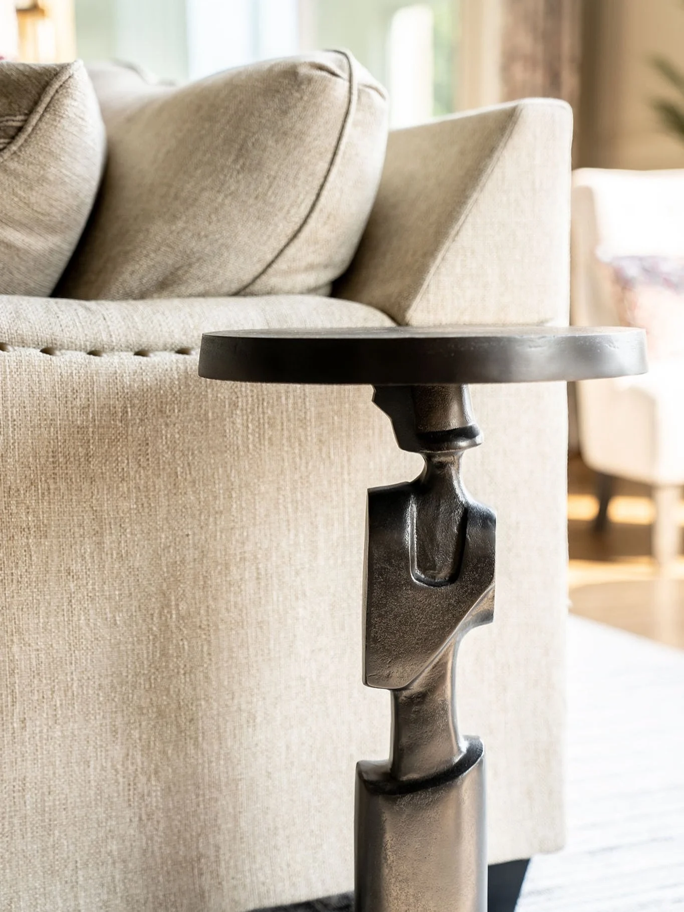 This architectural wooden side table is designed to stand out. Functional yet artful, statement pieces like this bring depth, character, and a refined edge to any living room🤎

#lornagross #lornagrossinteriordesign #sidetabledecor #interiordesigntip
