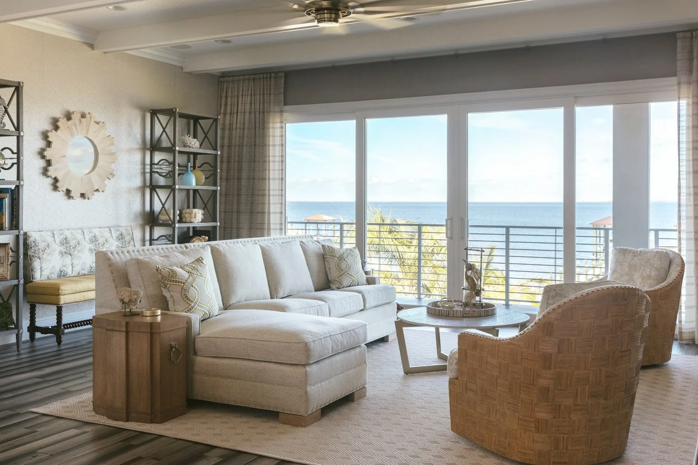 It&rsquo;s the perfect season to enjoy the sun ☀️ In this living room, light takes center stage&mdash;bouncing off a neutral, luminous sofa and softly reflecting against warm gold accents.

#lornagross #lornagrossinteriordesign #homedesigntips #Inter