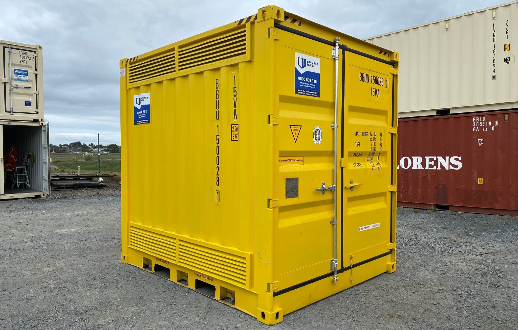 BBUU1500281+-+10%27HCDG+-+Dangerous+Goods+-+A+Grade+-+Yellow+-+Angle.jpg