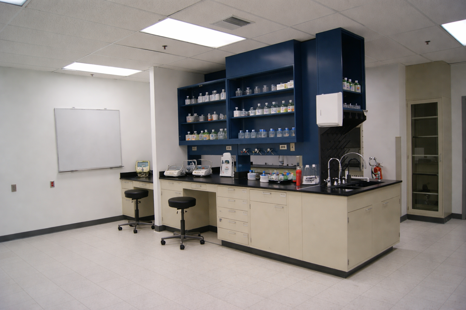 UAB Volker Hall_Lab with lab equipment and stools added.png