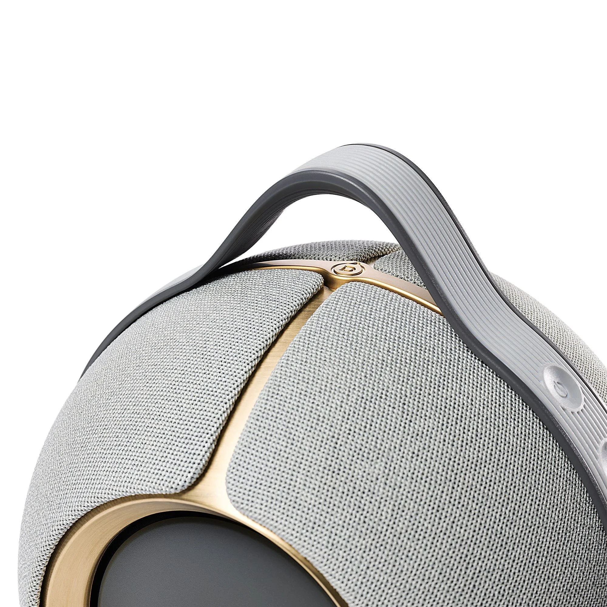 05-detail-handle-gold.jpg